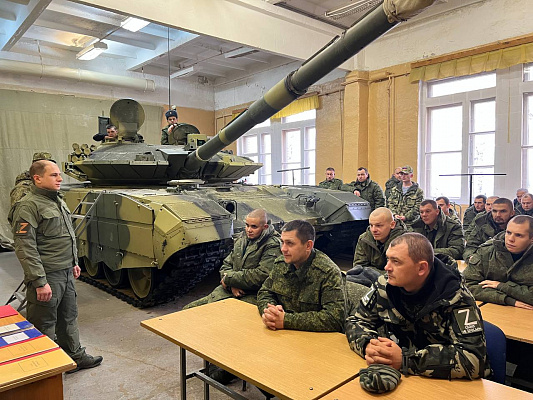 Михаил Романов посетил воинскую часть в Сертолово Ленинградской области